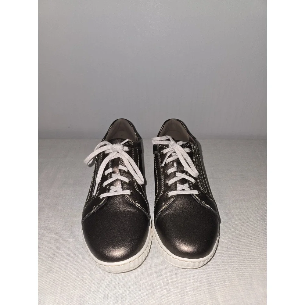 Clarks product pair